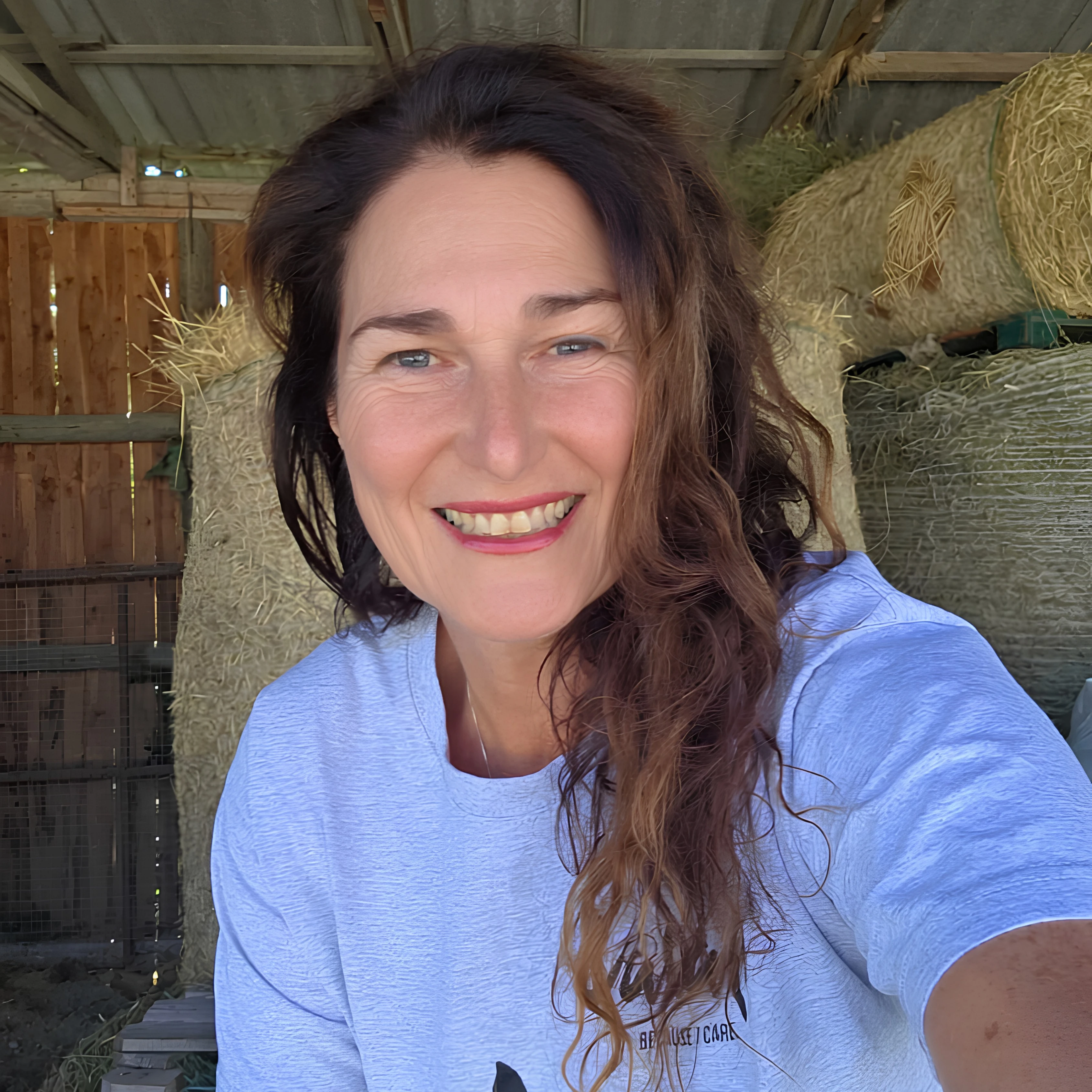 Daniela Vadehra Futterexpertin in ihrem Heulager